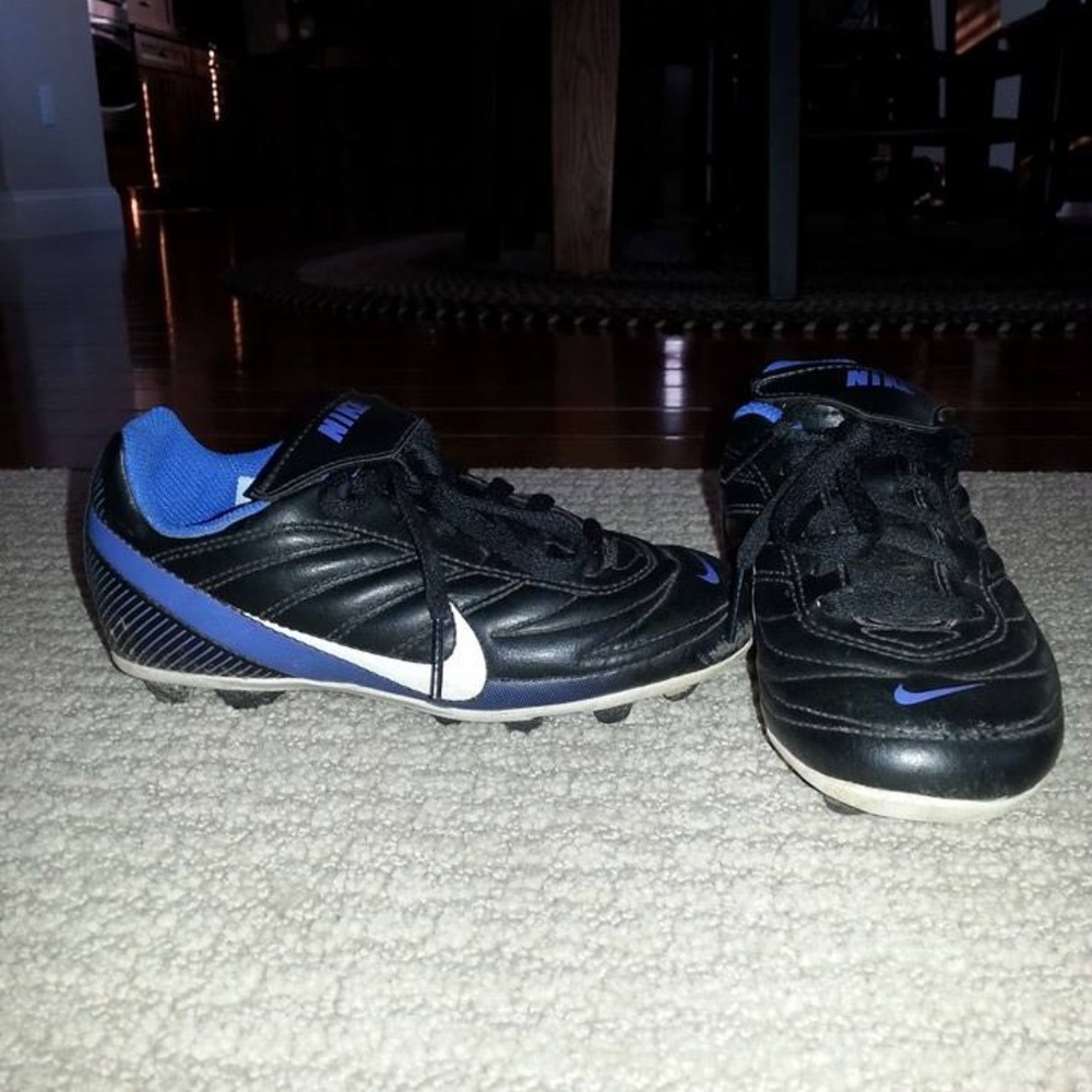 Nike cleats size 11